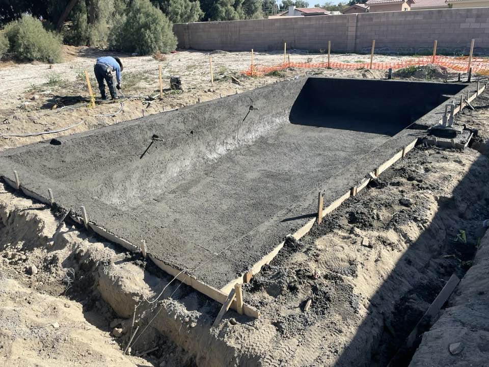 Desert Plunge Pools: The Compact, Cool Trend Sweeping Palm Springs<br />
